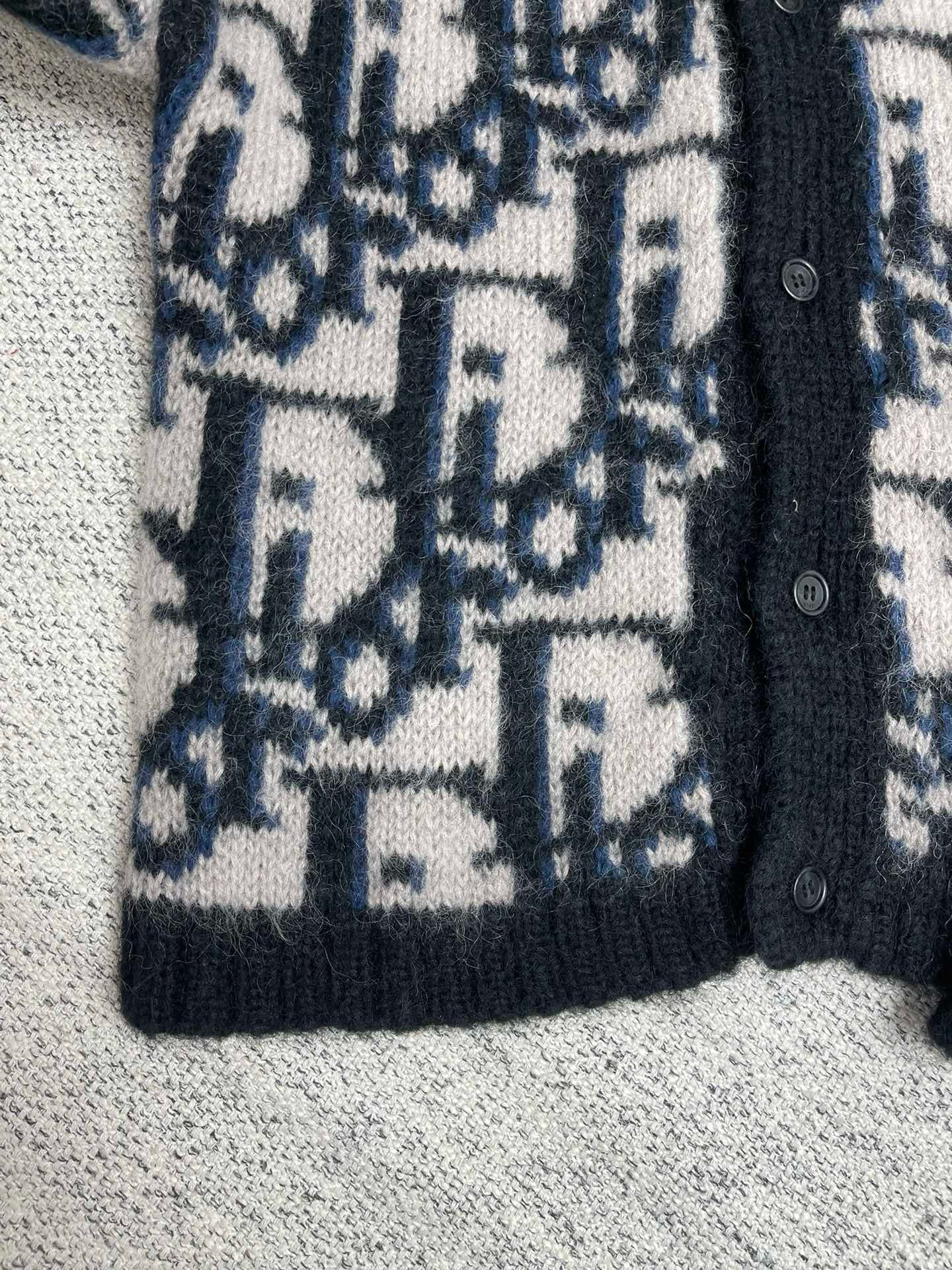 CD Sweater