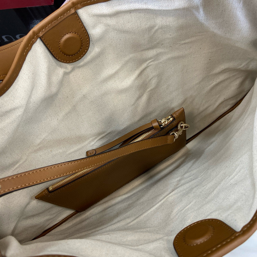 GC Shoulder Bag
