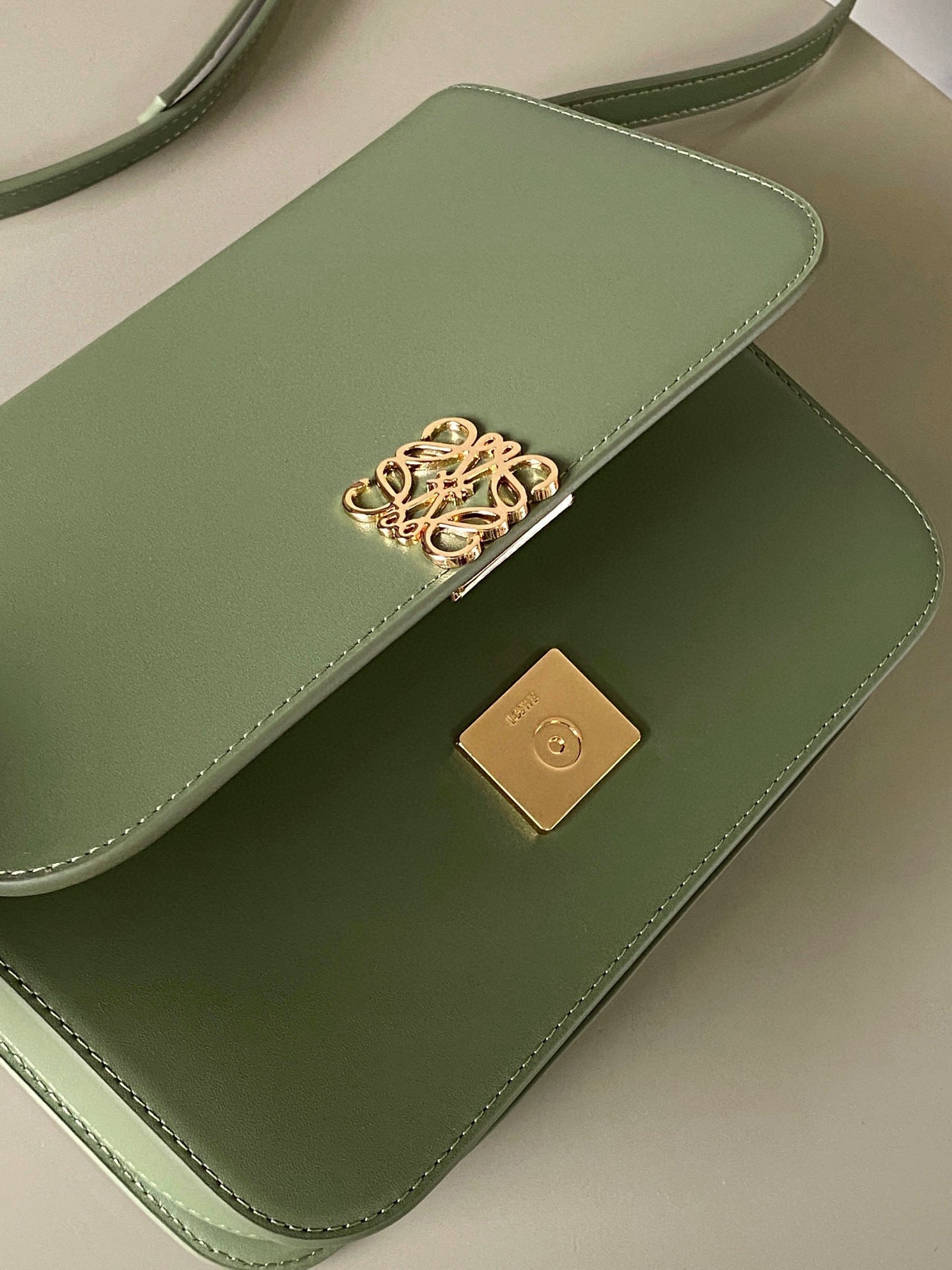 LW Goya Leather
