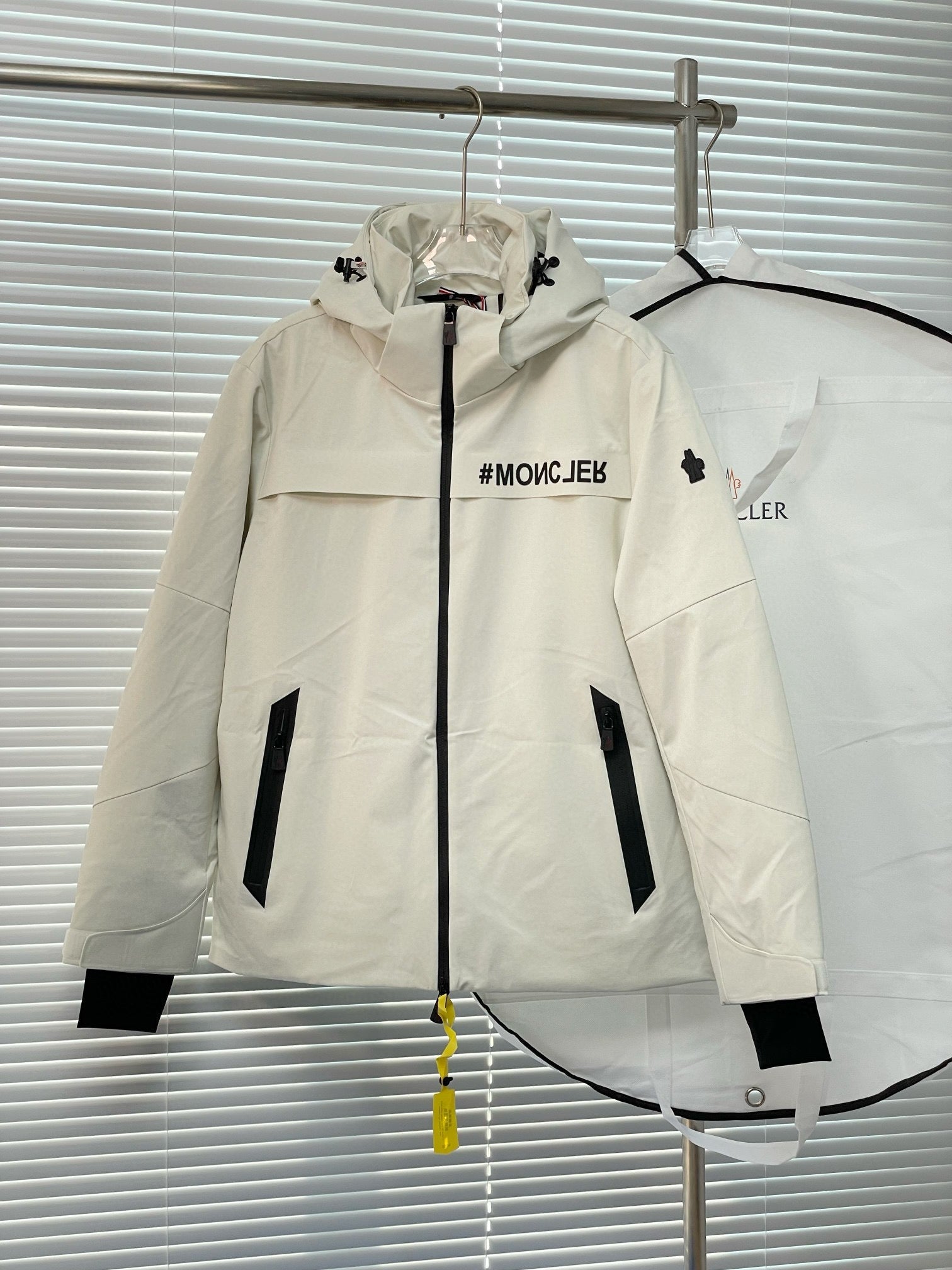 MNC Windbreaker