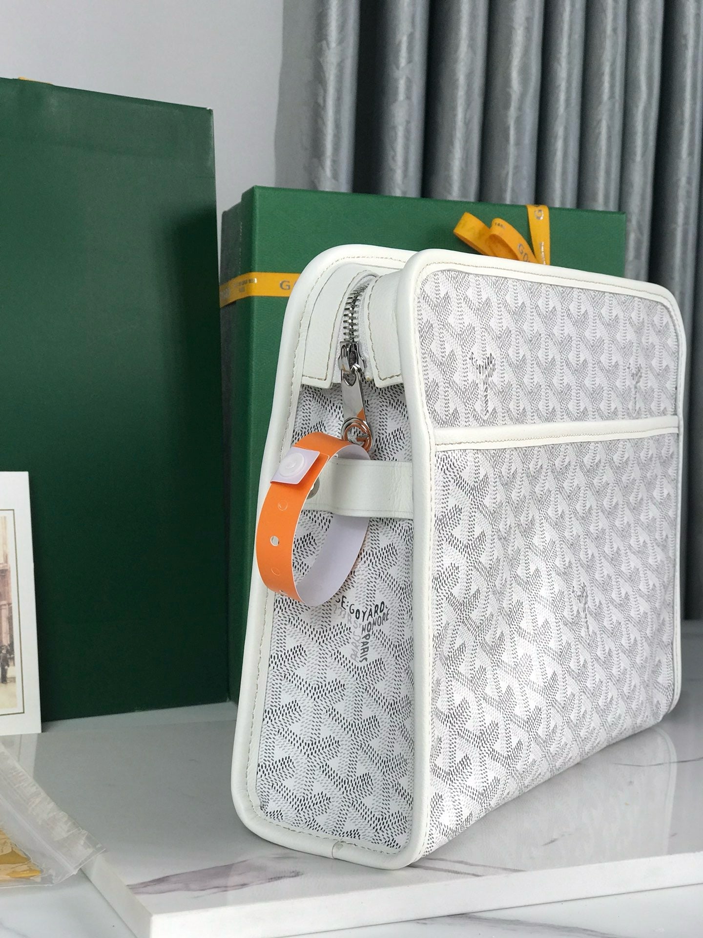 GYD Jouvence Toiletry Bag