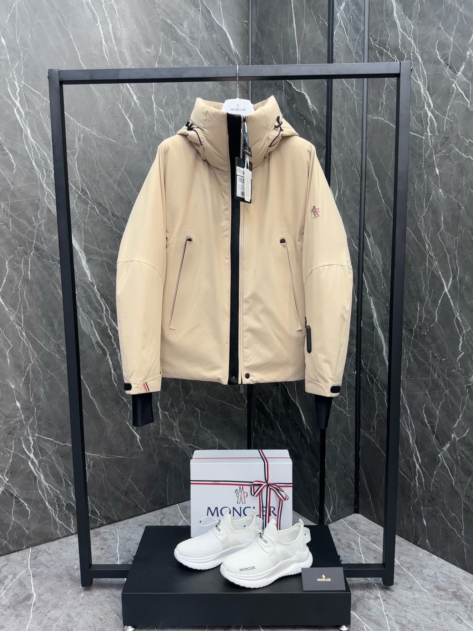 MNC Windbreaker