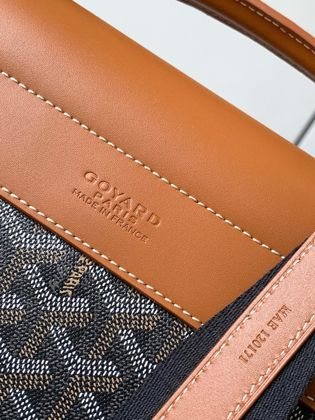 GYD Messenger Bag