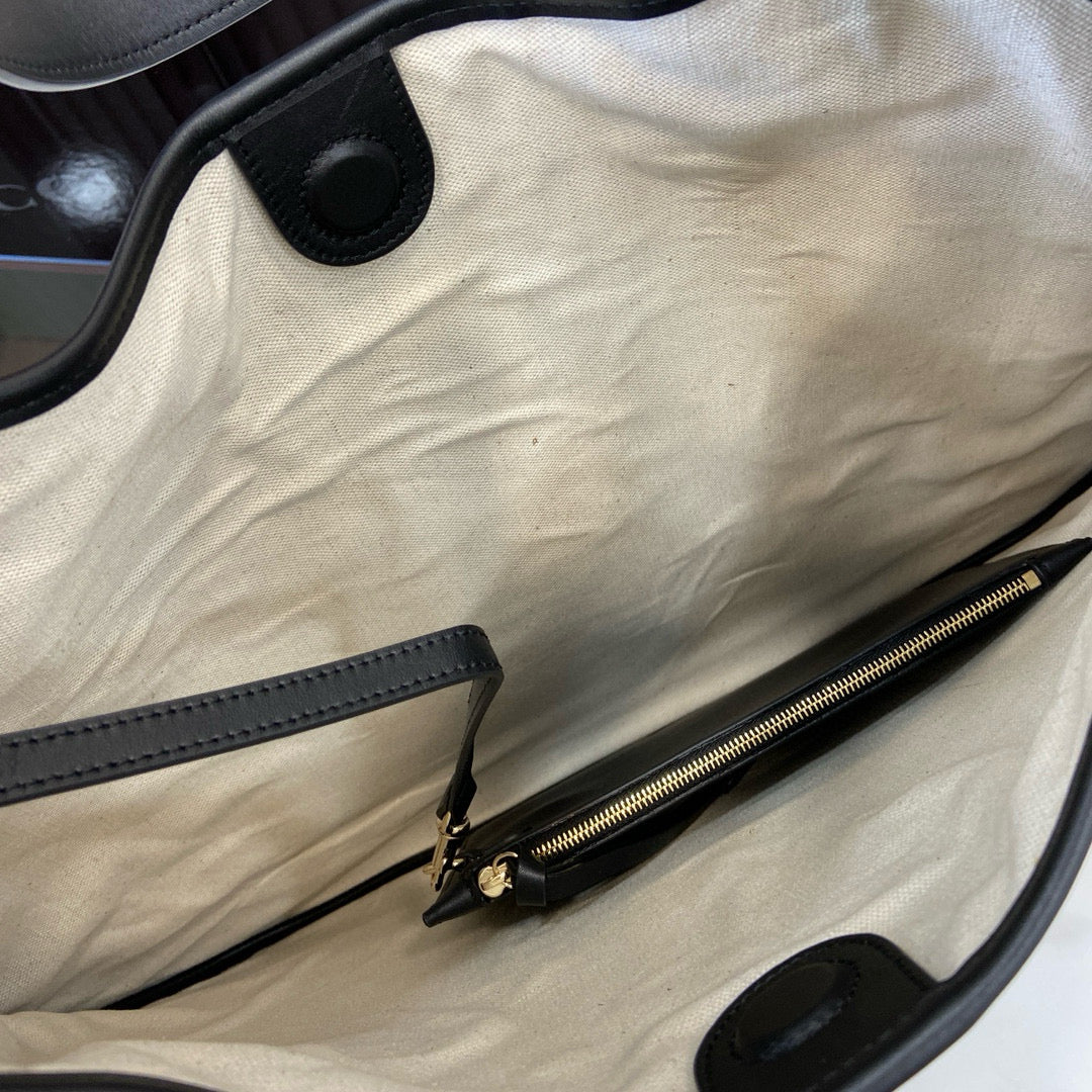 GC Shoulder Bag