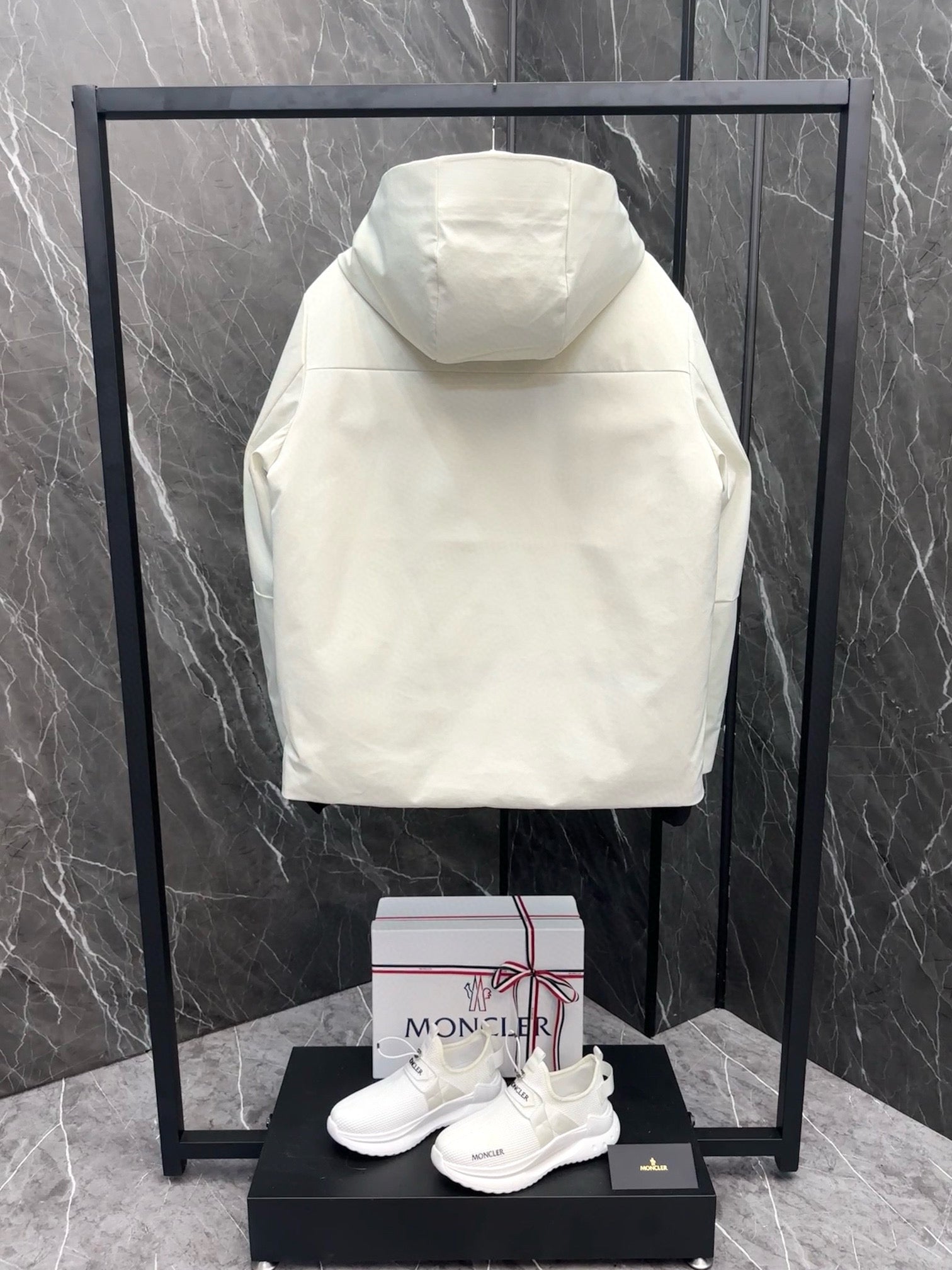 MNC Windbreaker
