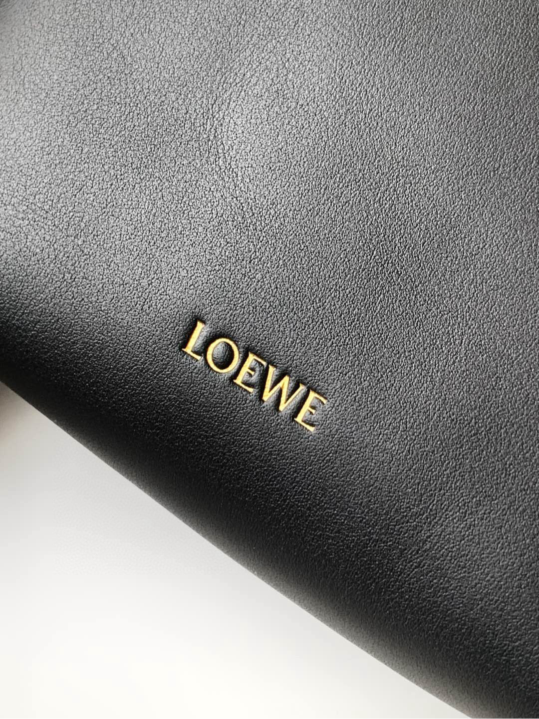 LW Pebble Leather