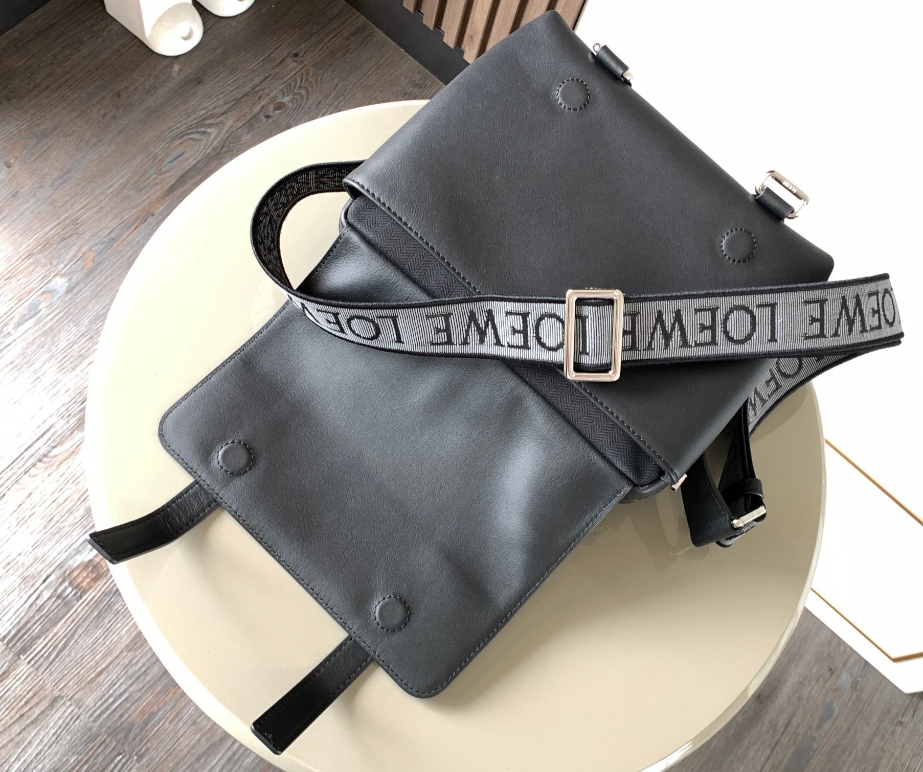 LW Messenger Bag
