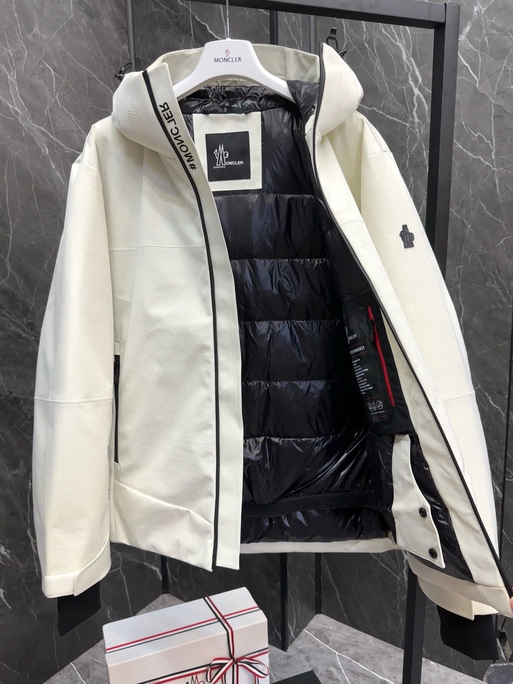 MNC Windbreaker