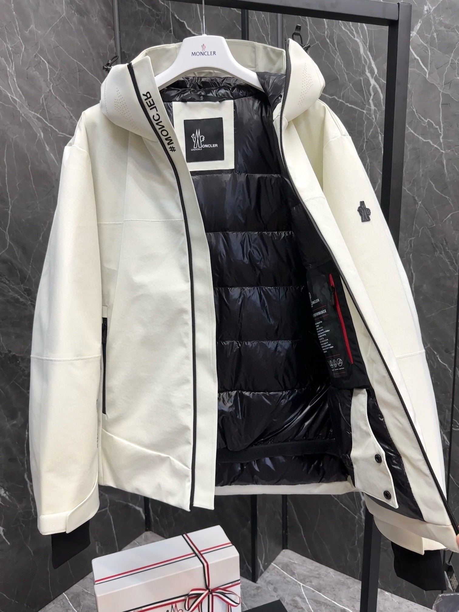 MNC Windbreaker