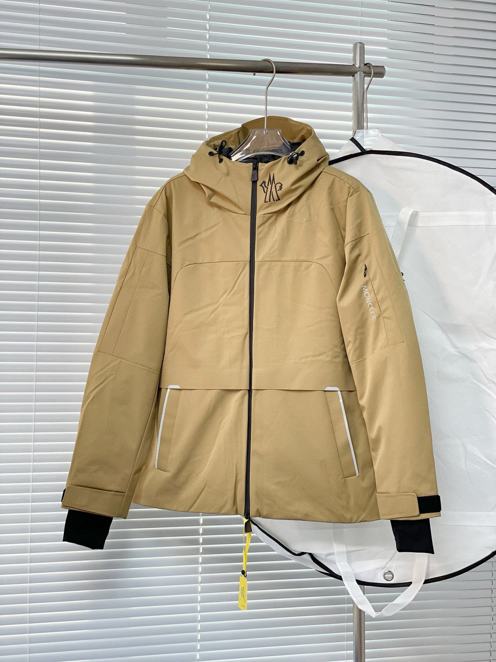 MNC Windbreaker