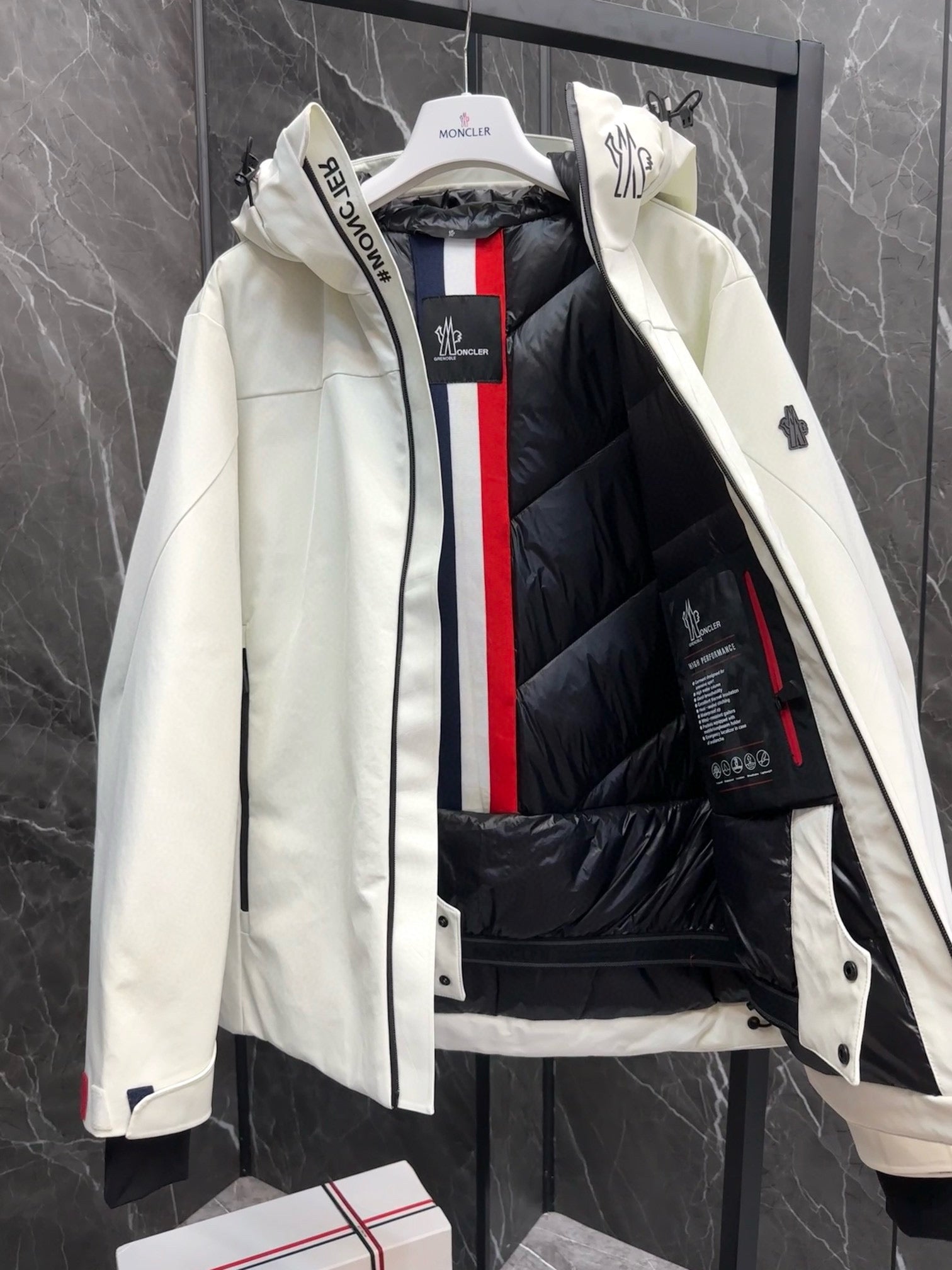 MNC Windbreaker