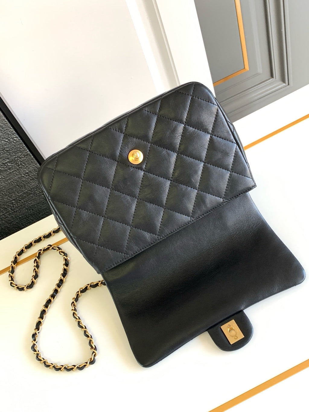 CNL 24P Flap Bag