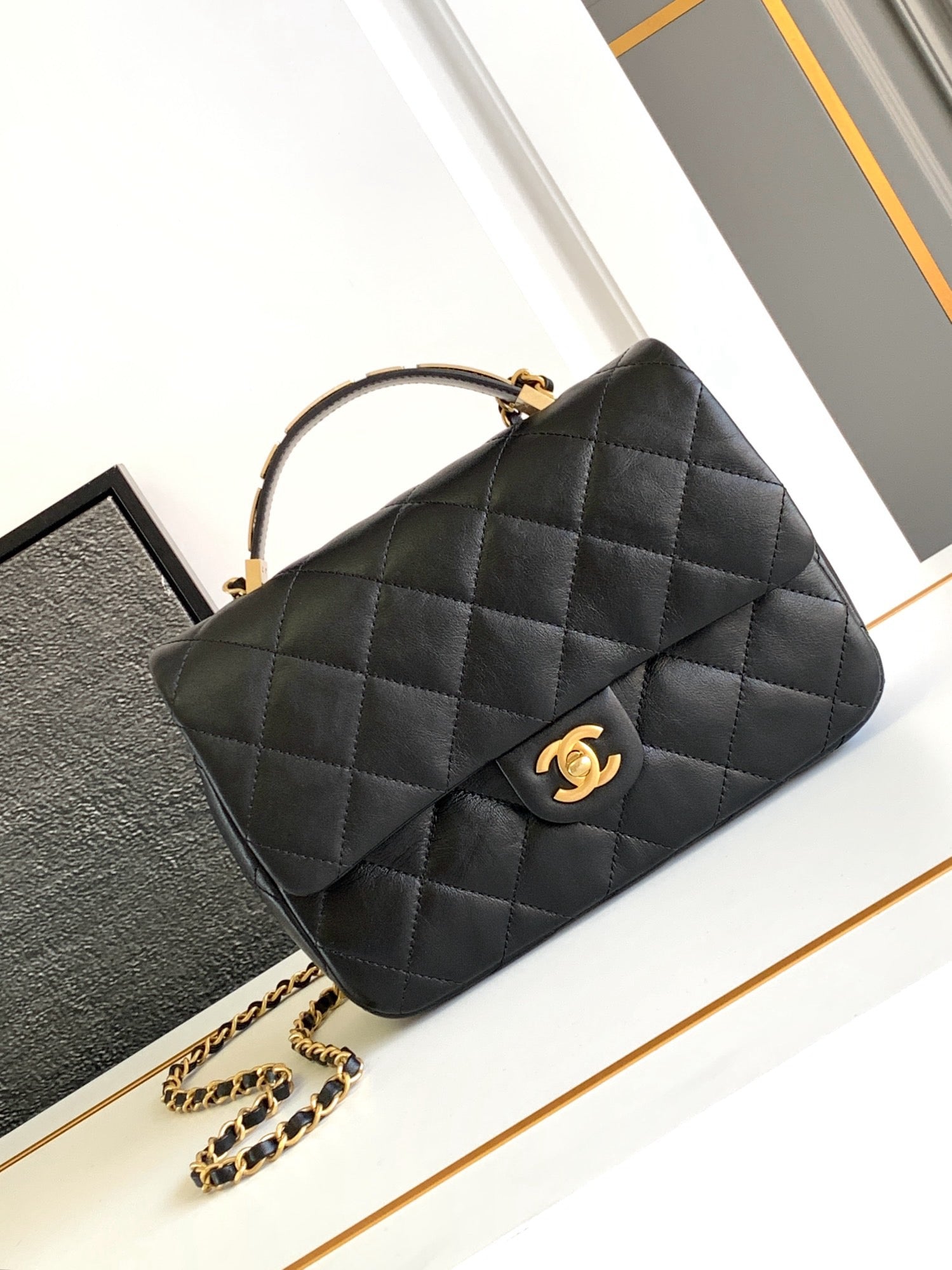 CNL 24P Flap Bag