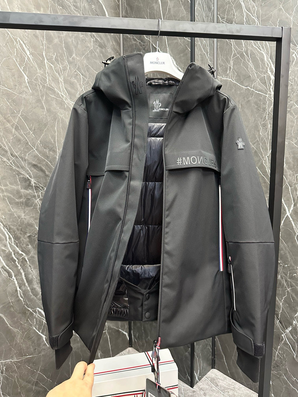 MNC Windbreaker