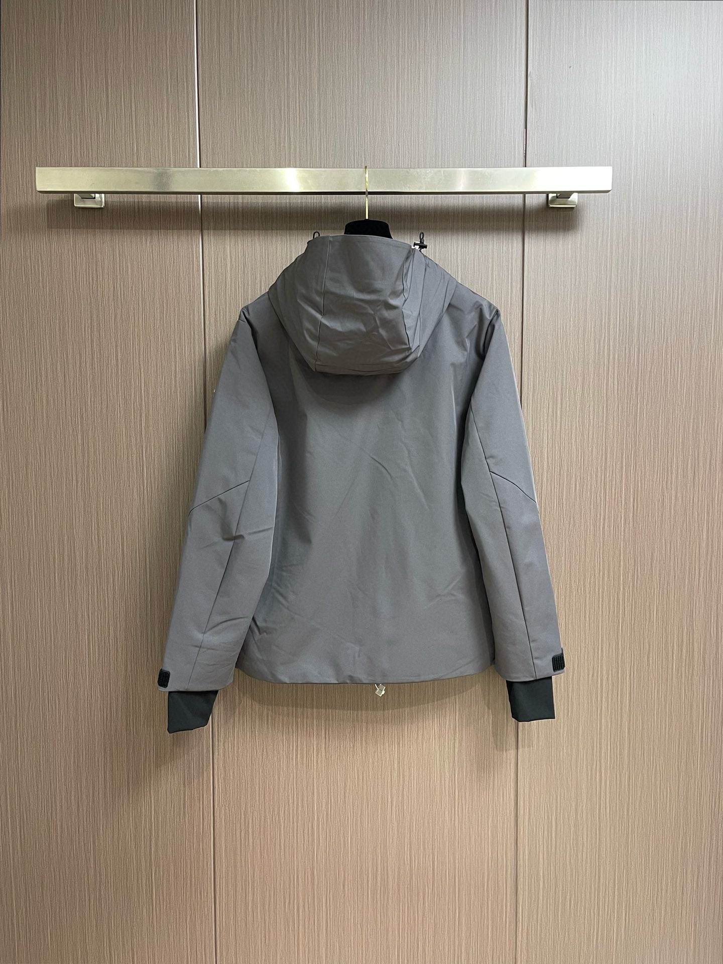 MNC Windbreaker