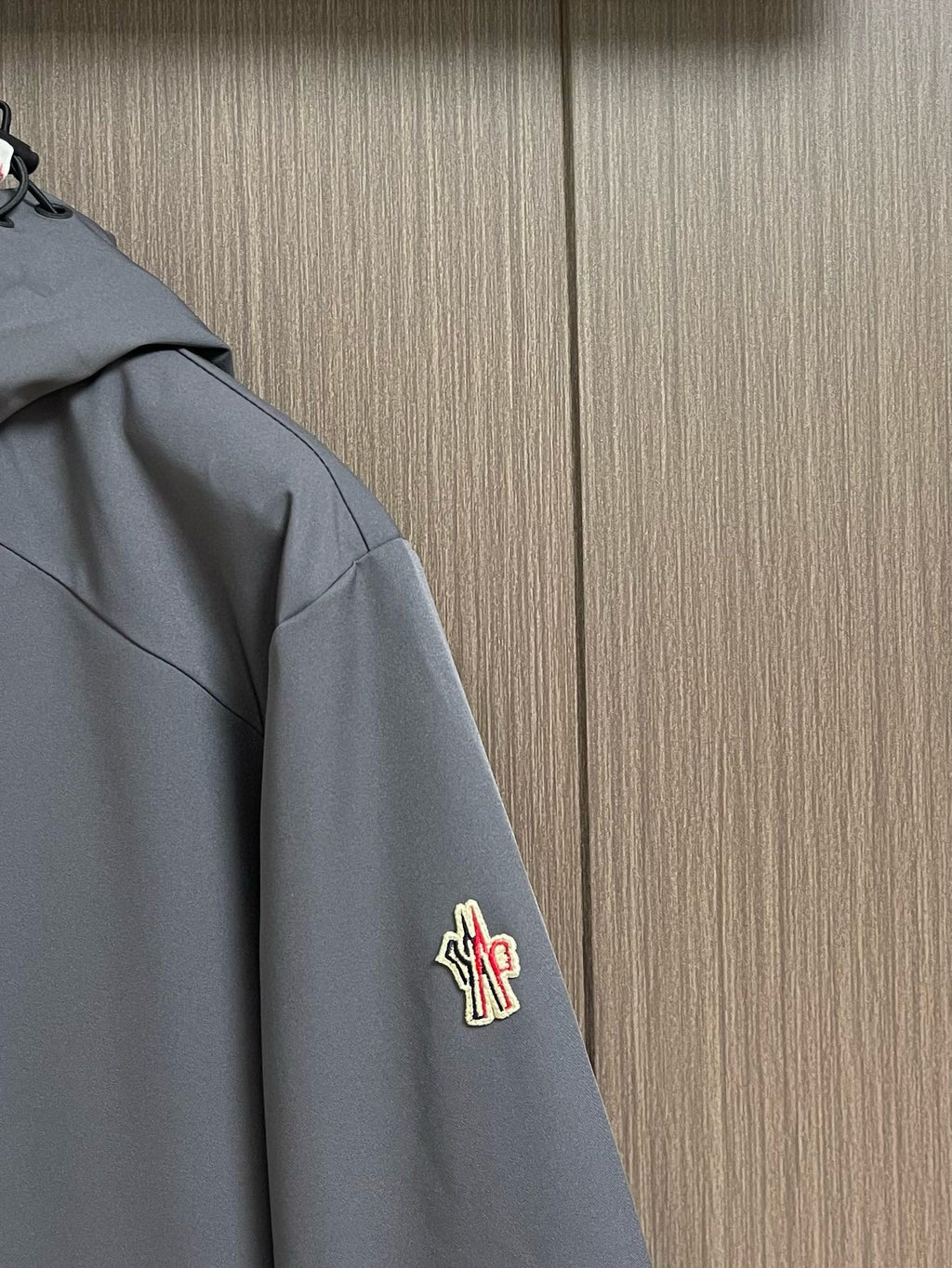 MNC Windbreaker