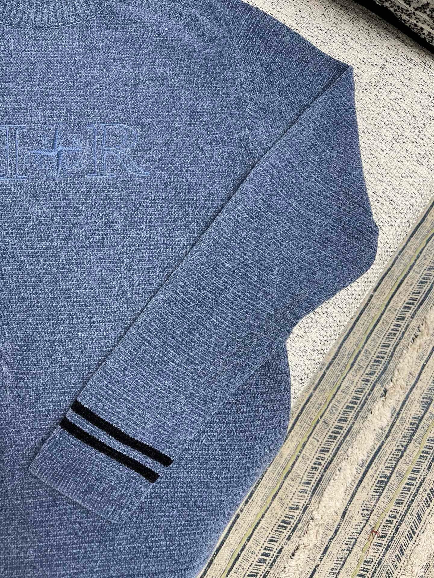 CD Sweater
