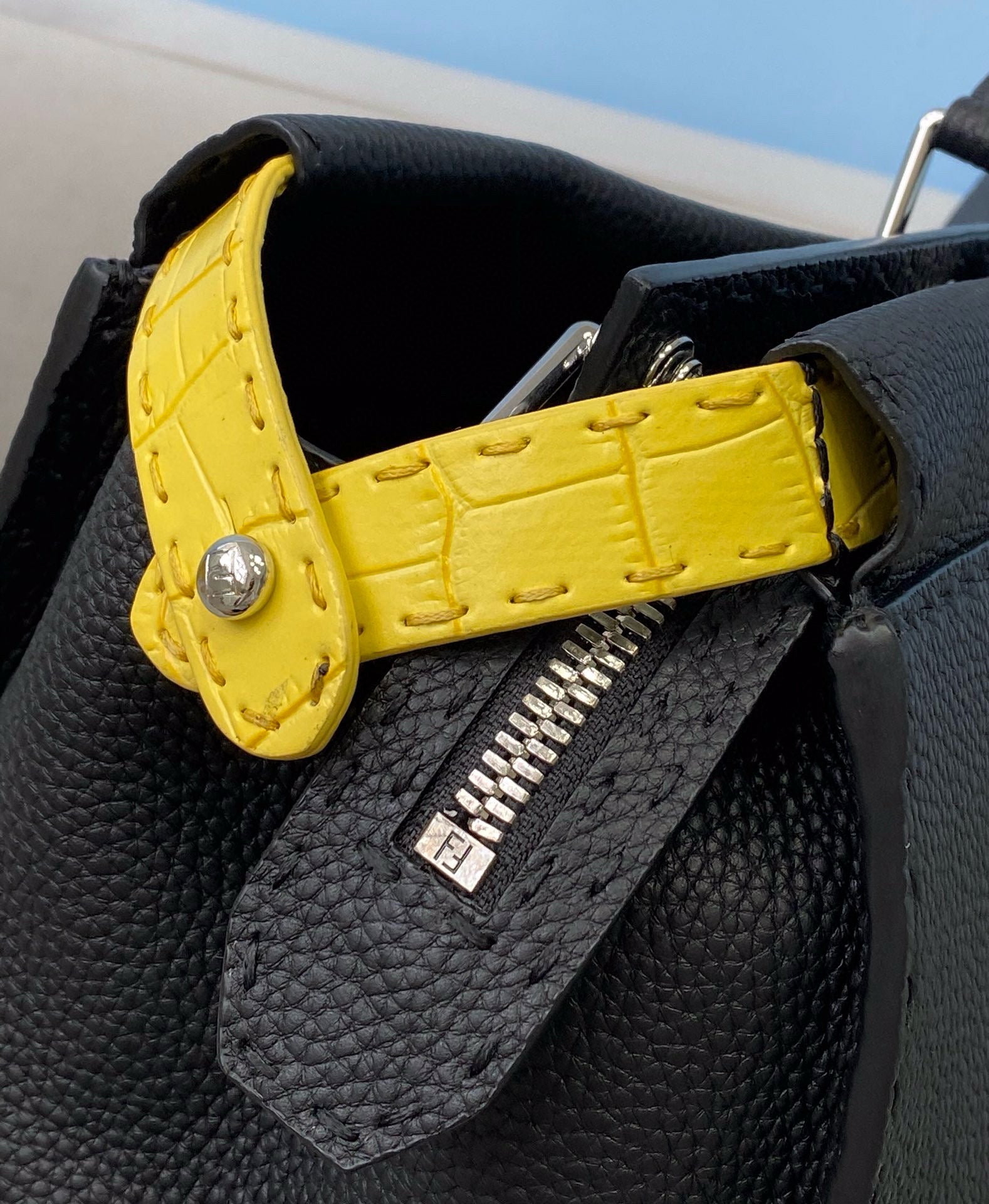 FD Peekaboo Bag