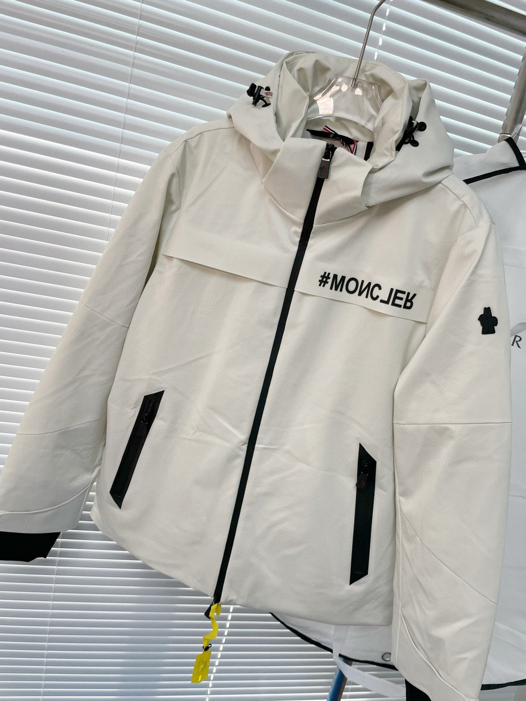 MNC Windbreaker