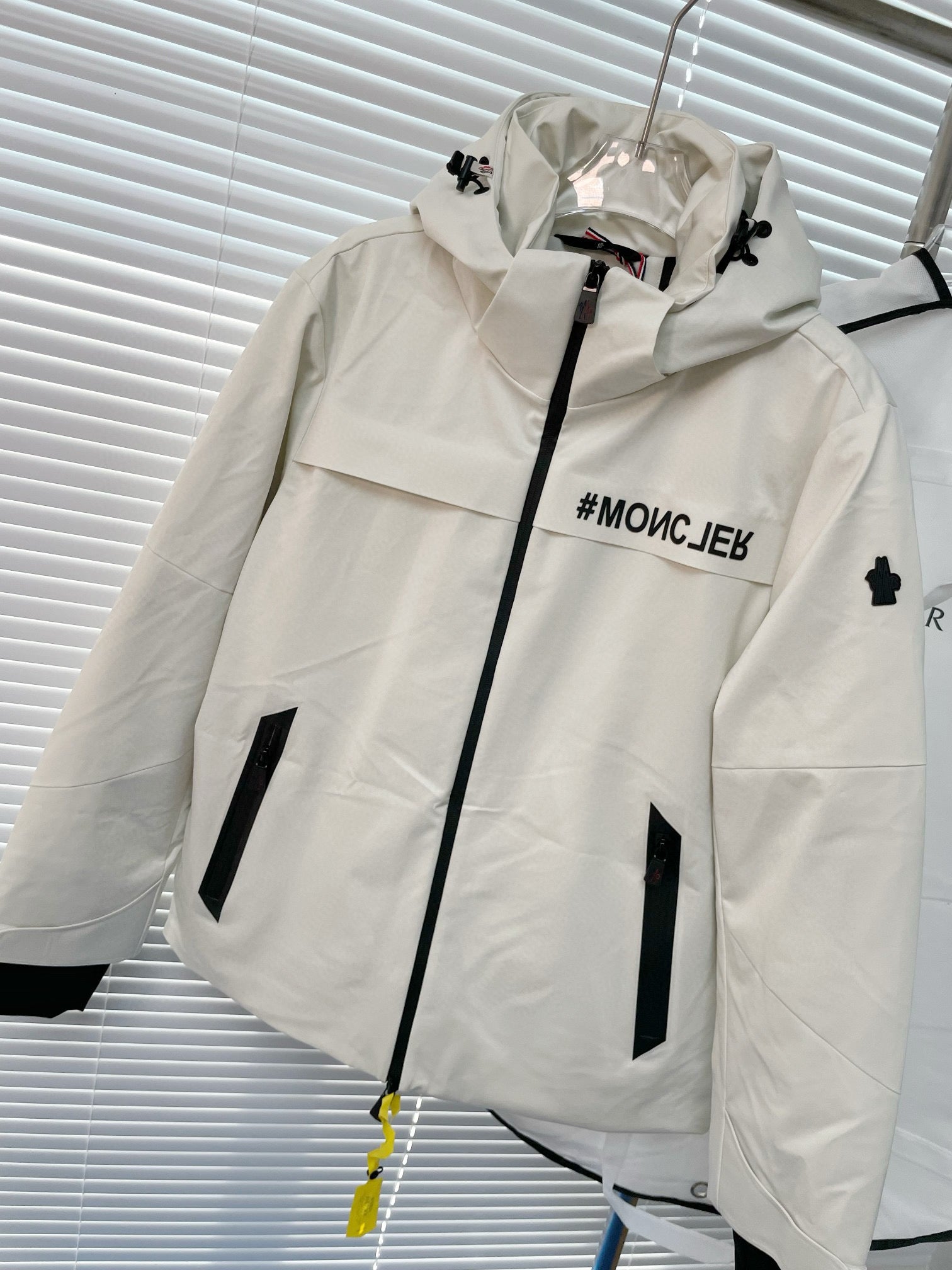 MNC Windbreaker