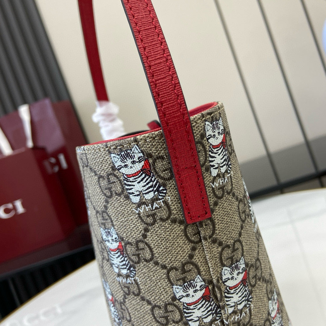 GC Bucket Bag