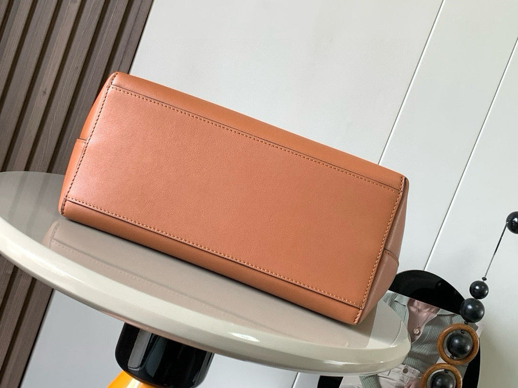 LW Anagram Tote