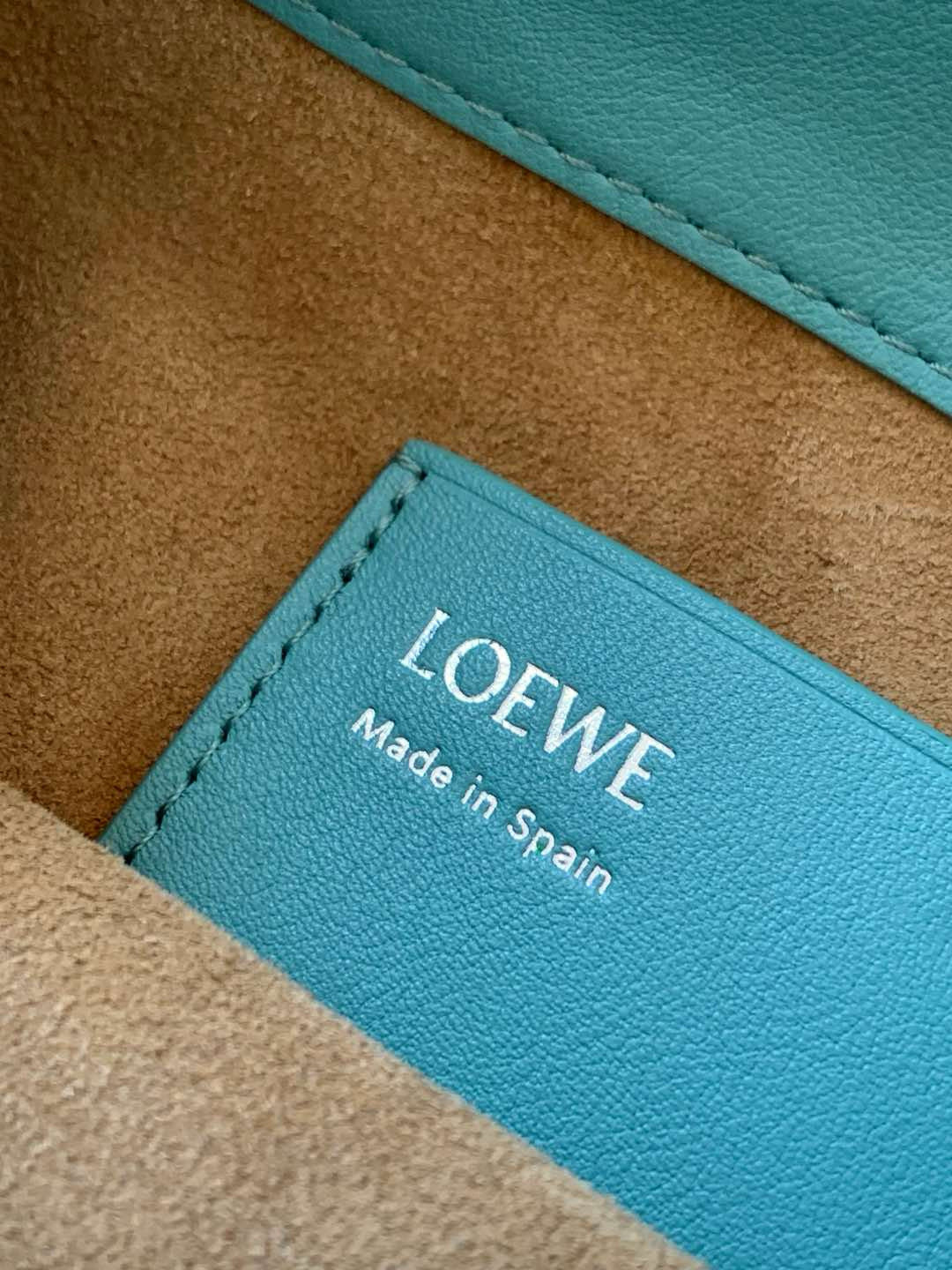 LW Pebble Leather
