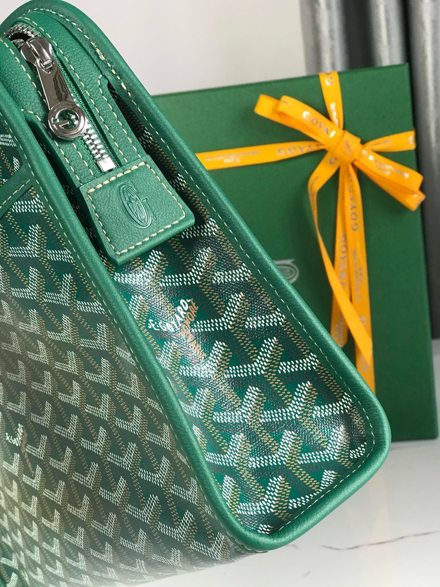 GYD Jouvence Toiletry Bag
