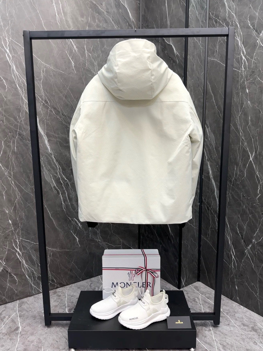 MNC Windbreaker