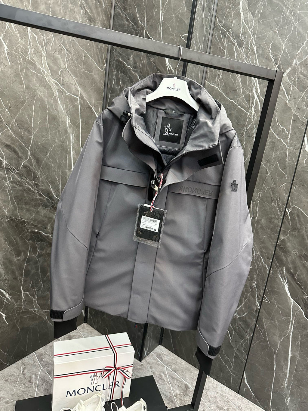 MNC Windbreaker