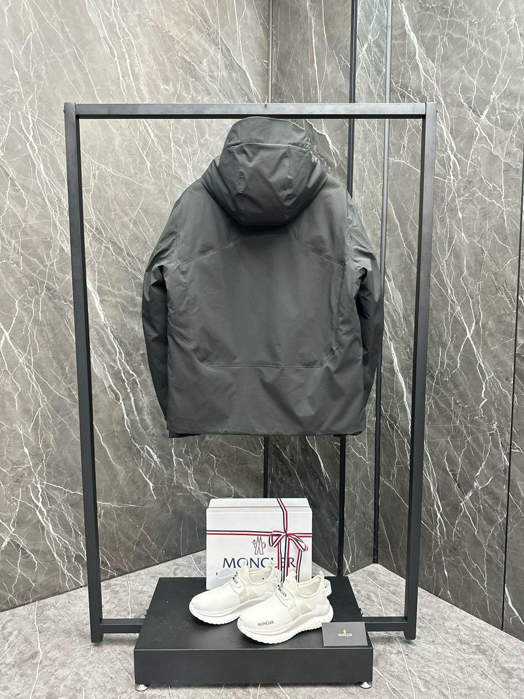 MNC Windbreaker
