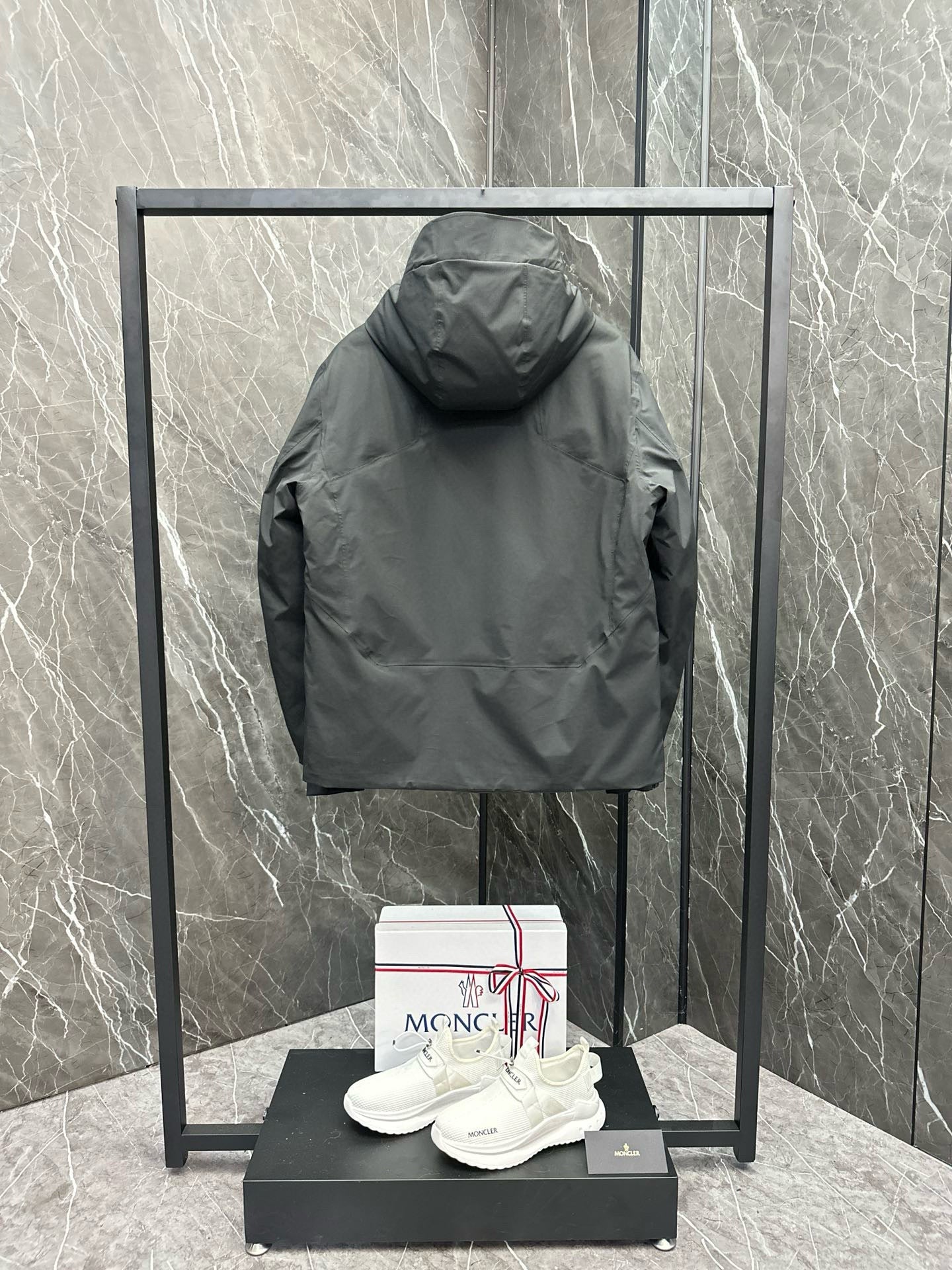 MNC Windbreaker