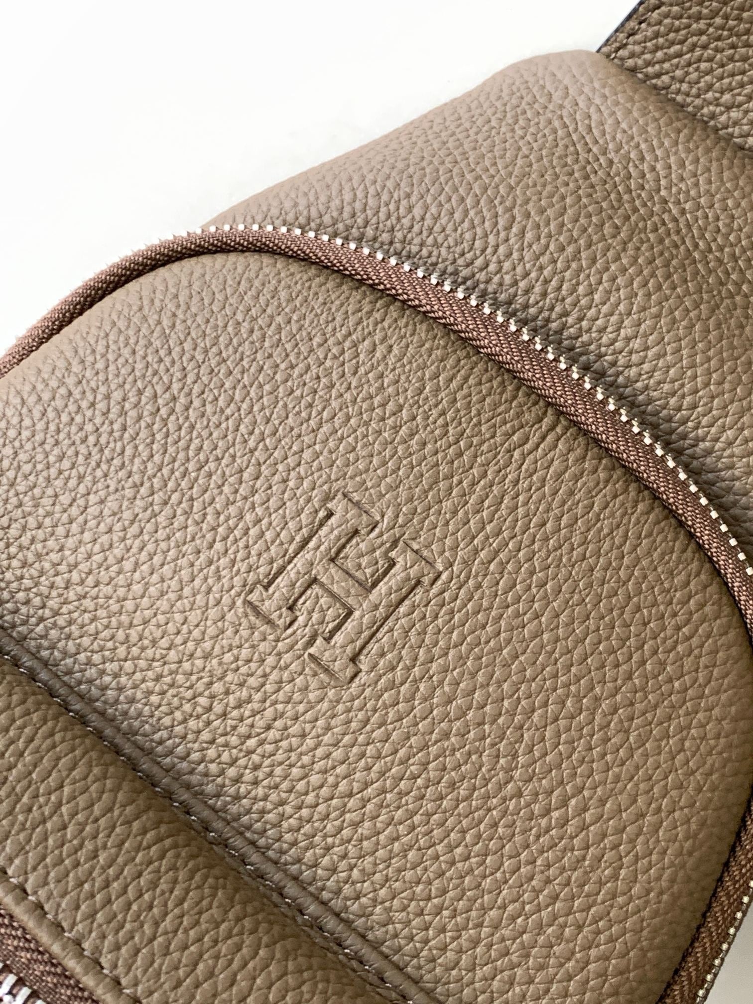HMS Crossbody Bag