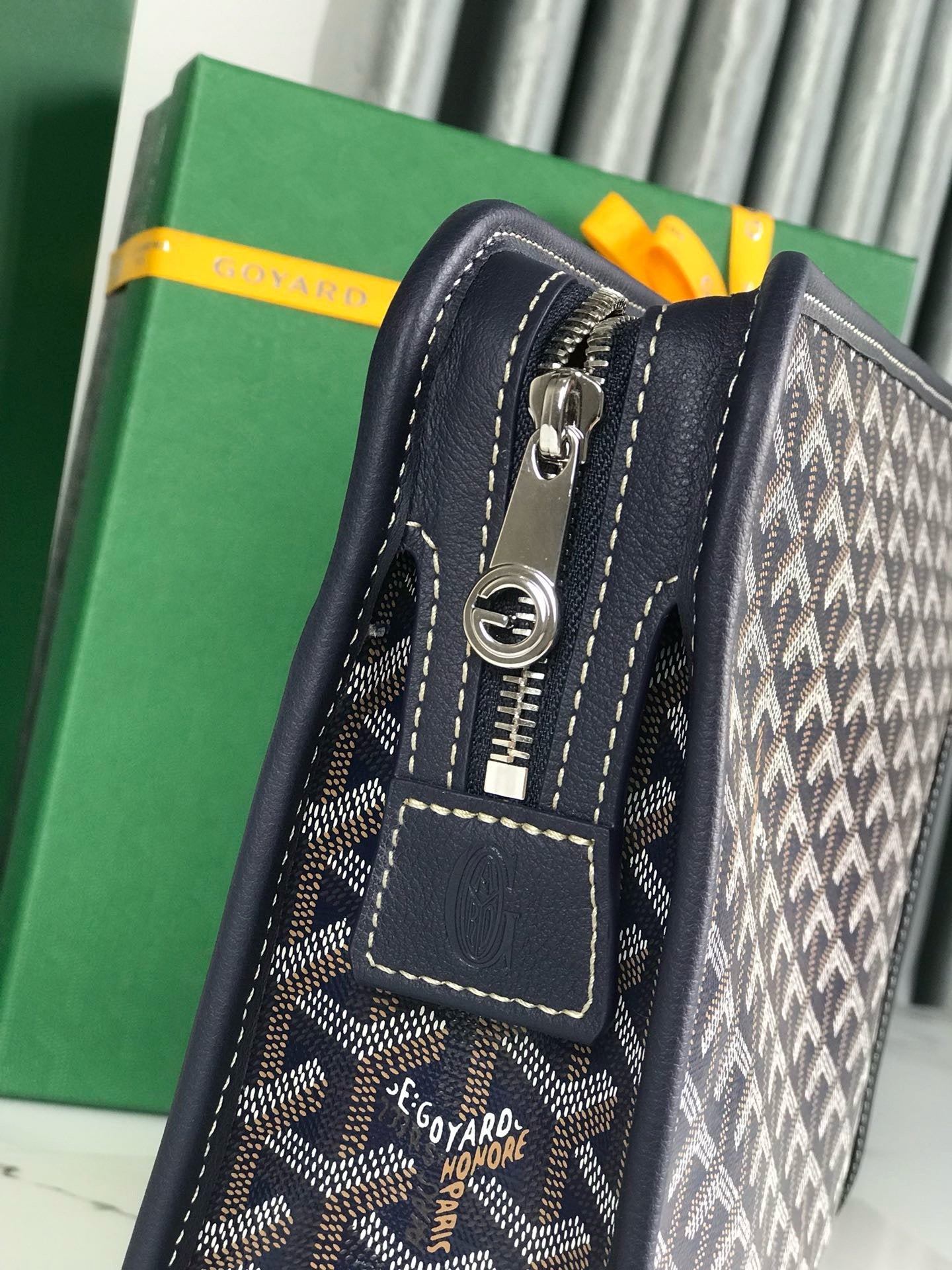 GYD Jouvence Toiletry Bag