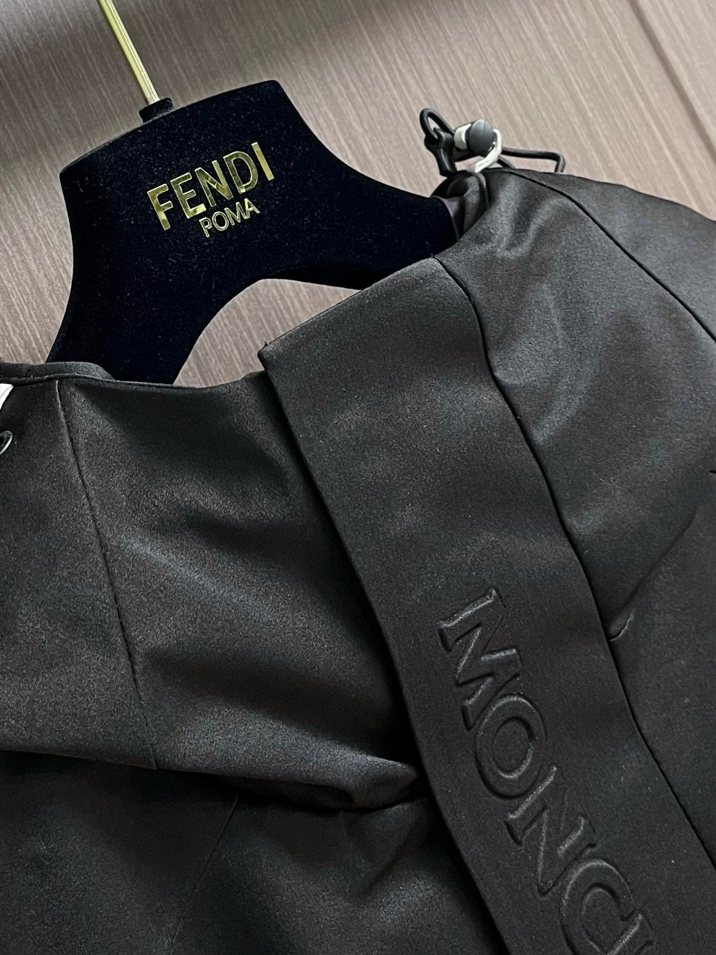 MNC Windbreaker