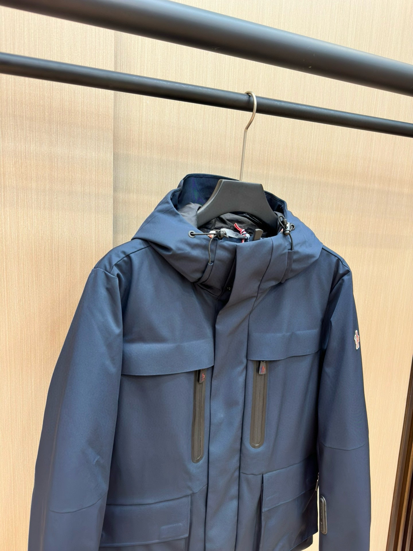 MNC Windbreaker