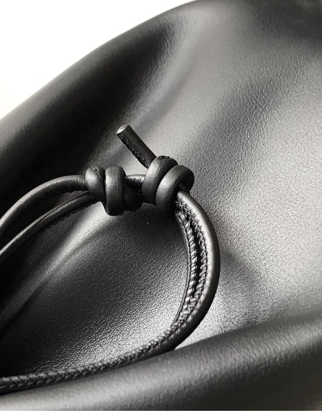 LW Pebble Leather