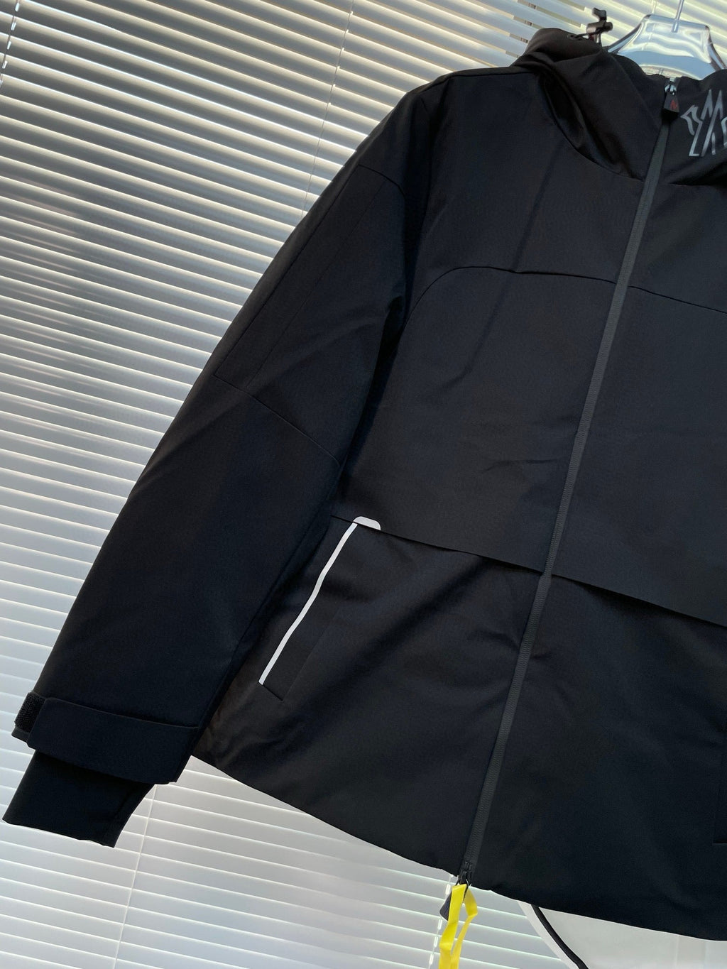 MNC Windbreaker