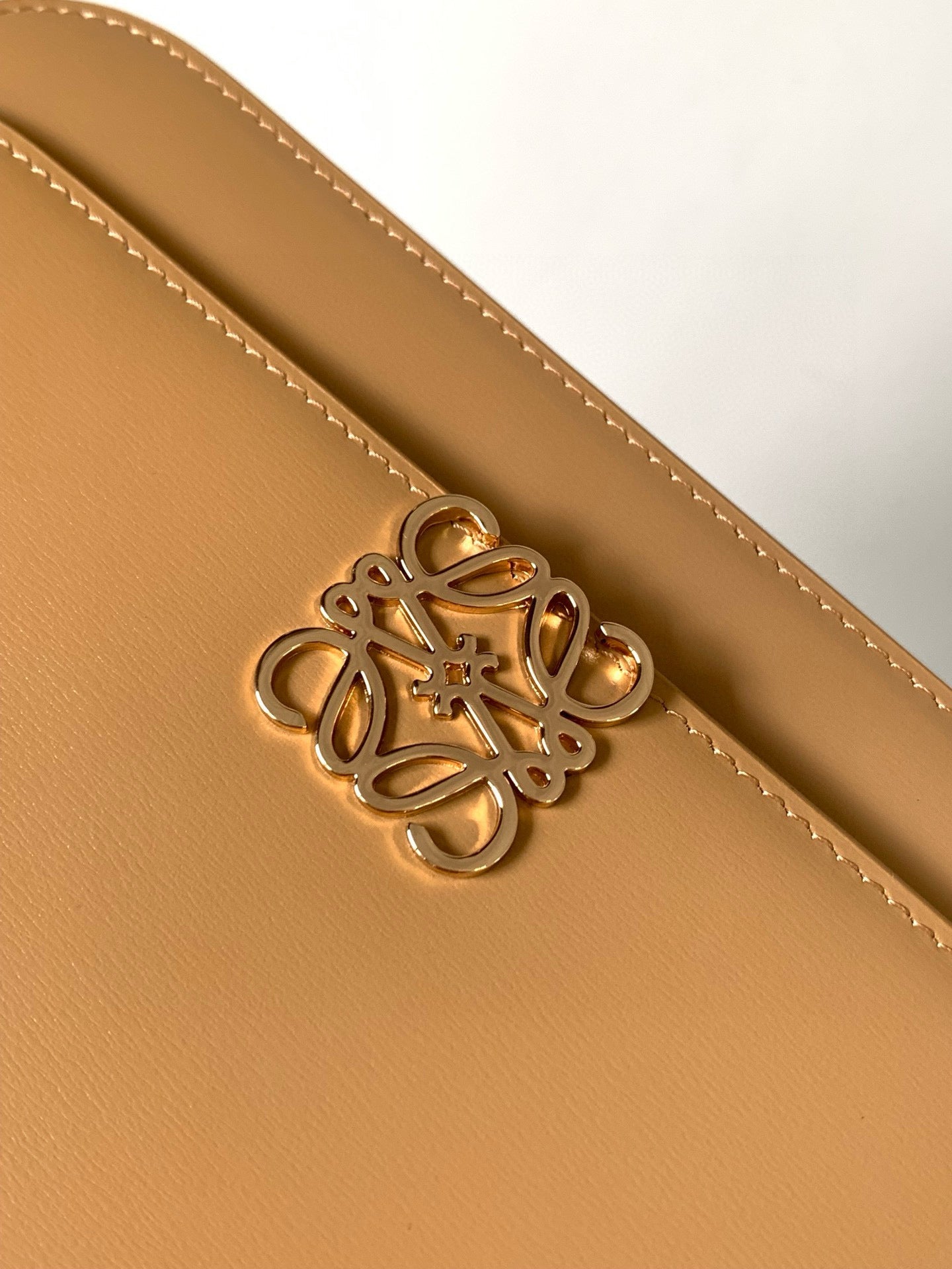 LW Goya Leather
