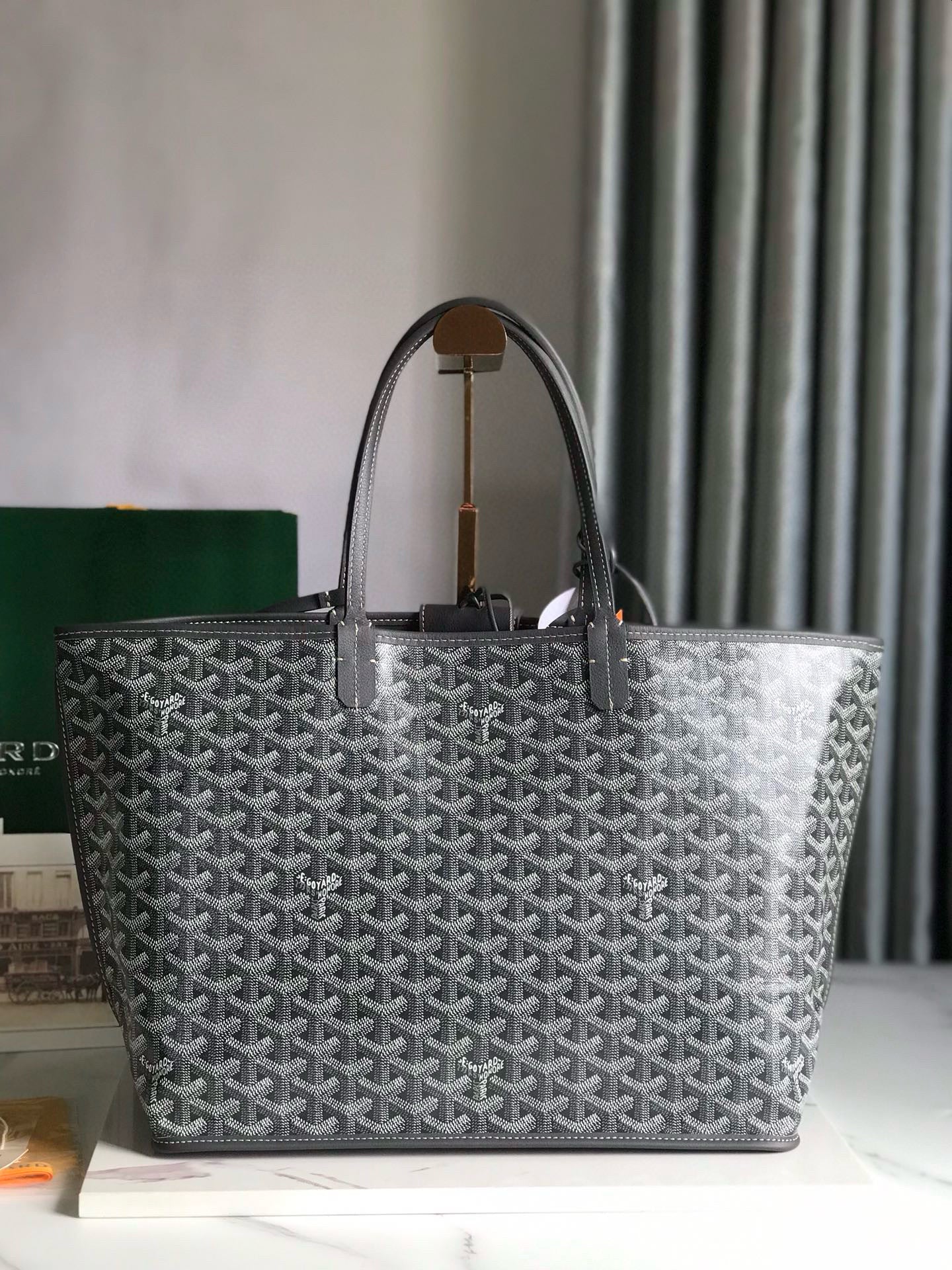GYD Reversible Anjou