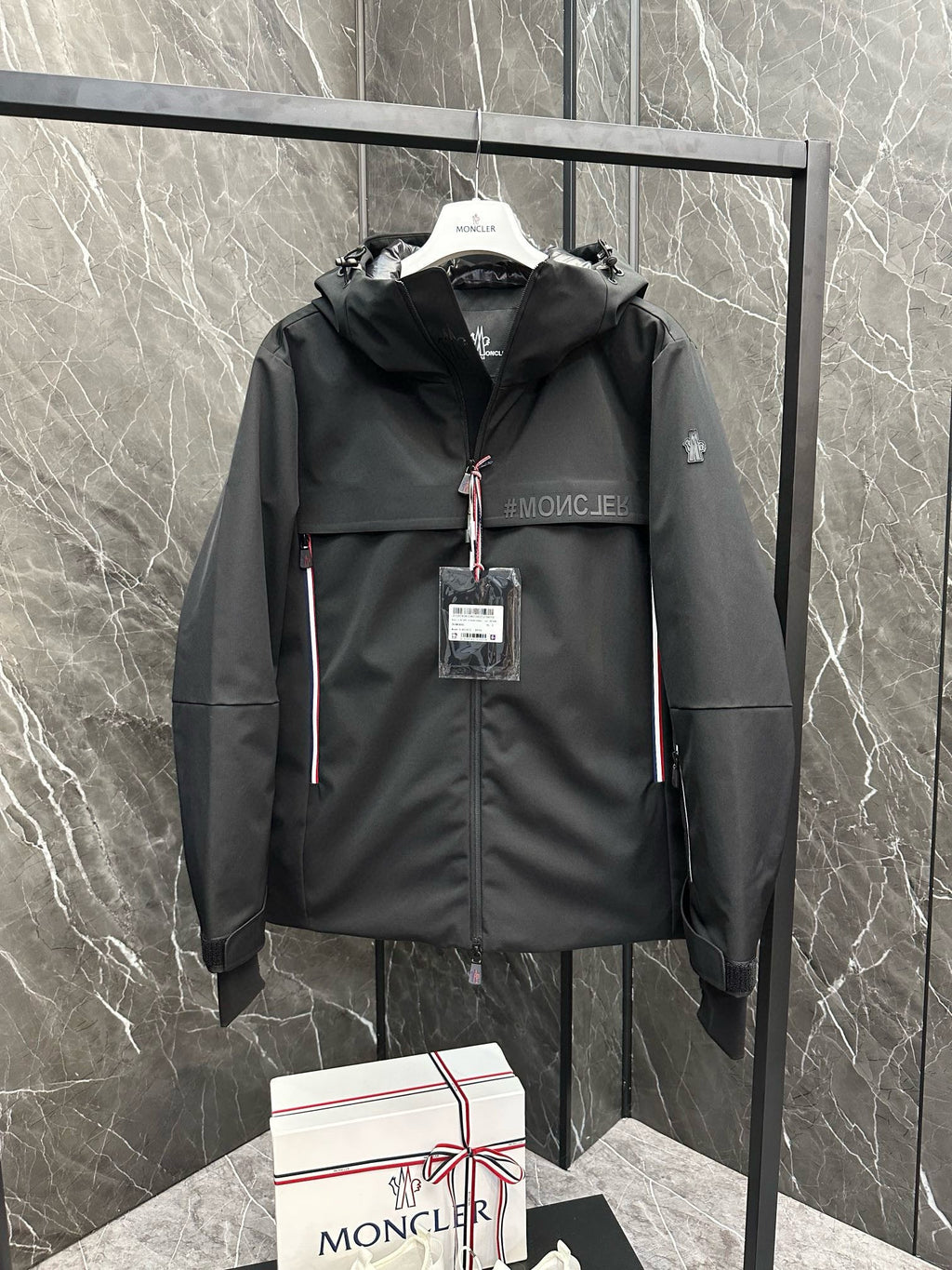 MNC Windbreaker