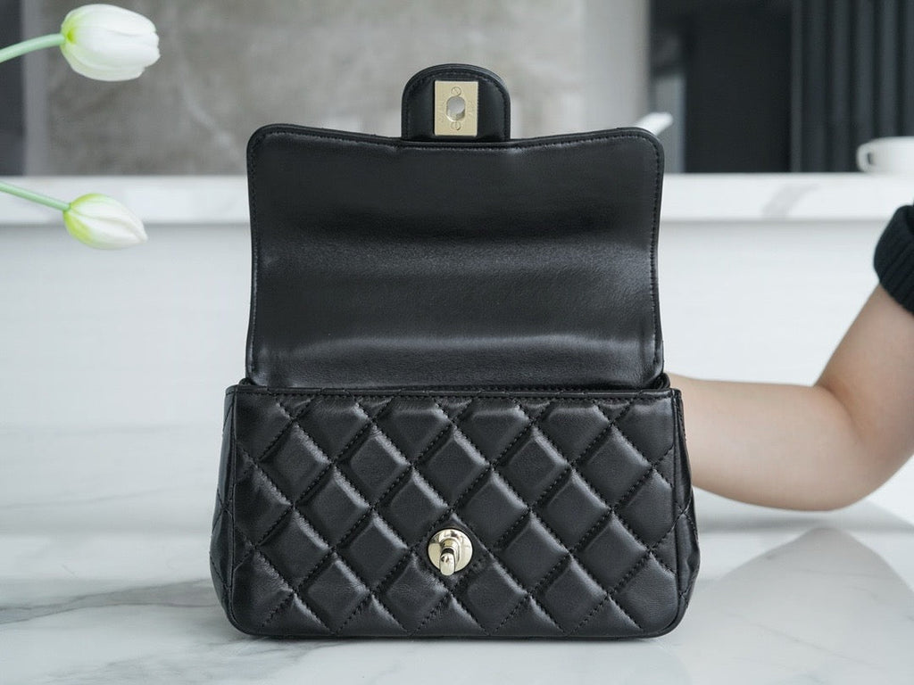 CNL 23A Handle Flap Bag