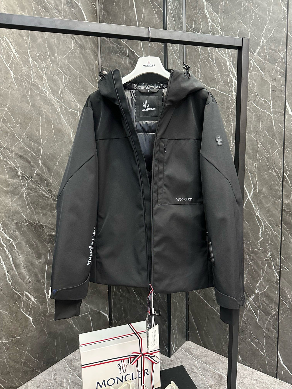 MNC Windbreaker