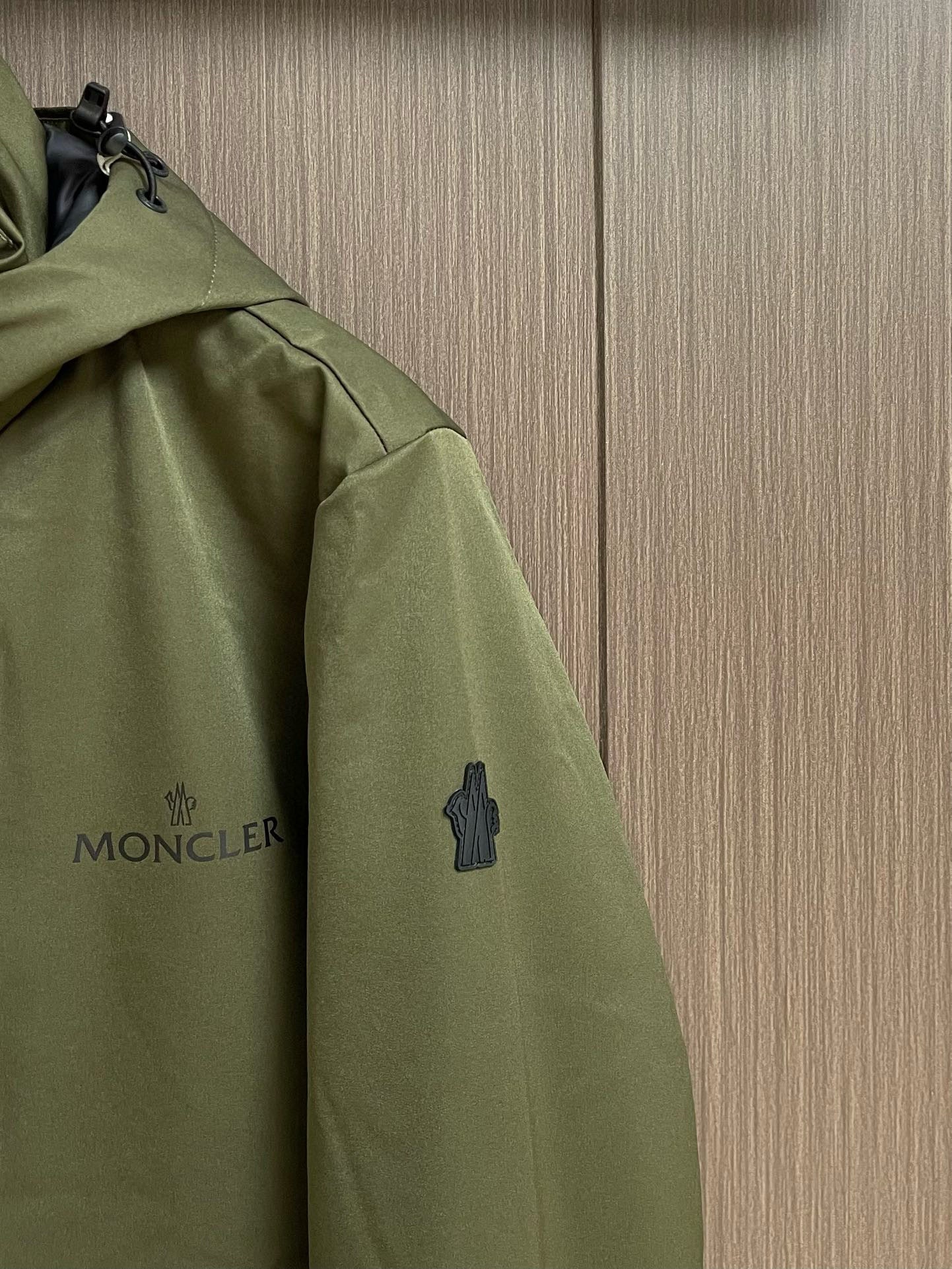 MNC Windbreaker
