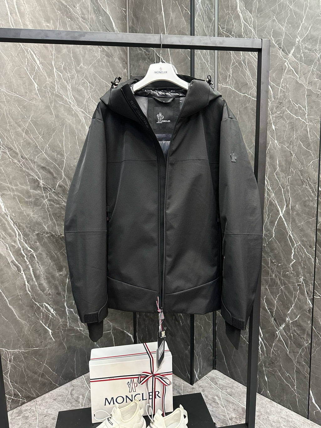 MNC Windbreaker