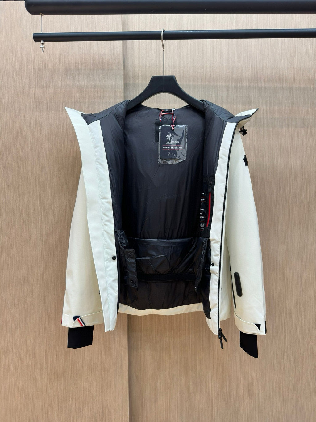 MNC Windbreaker