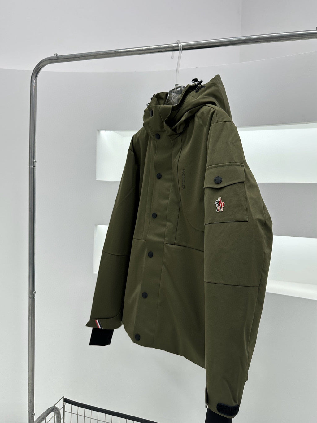 MNC Windbreaker