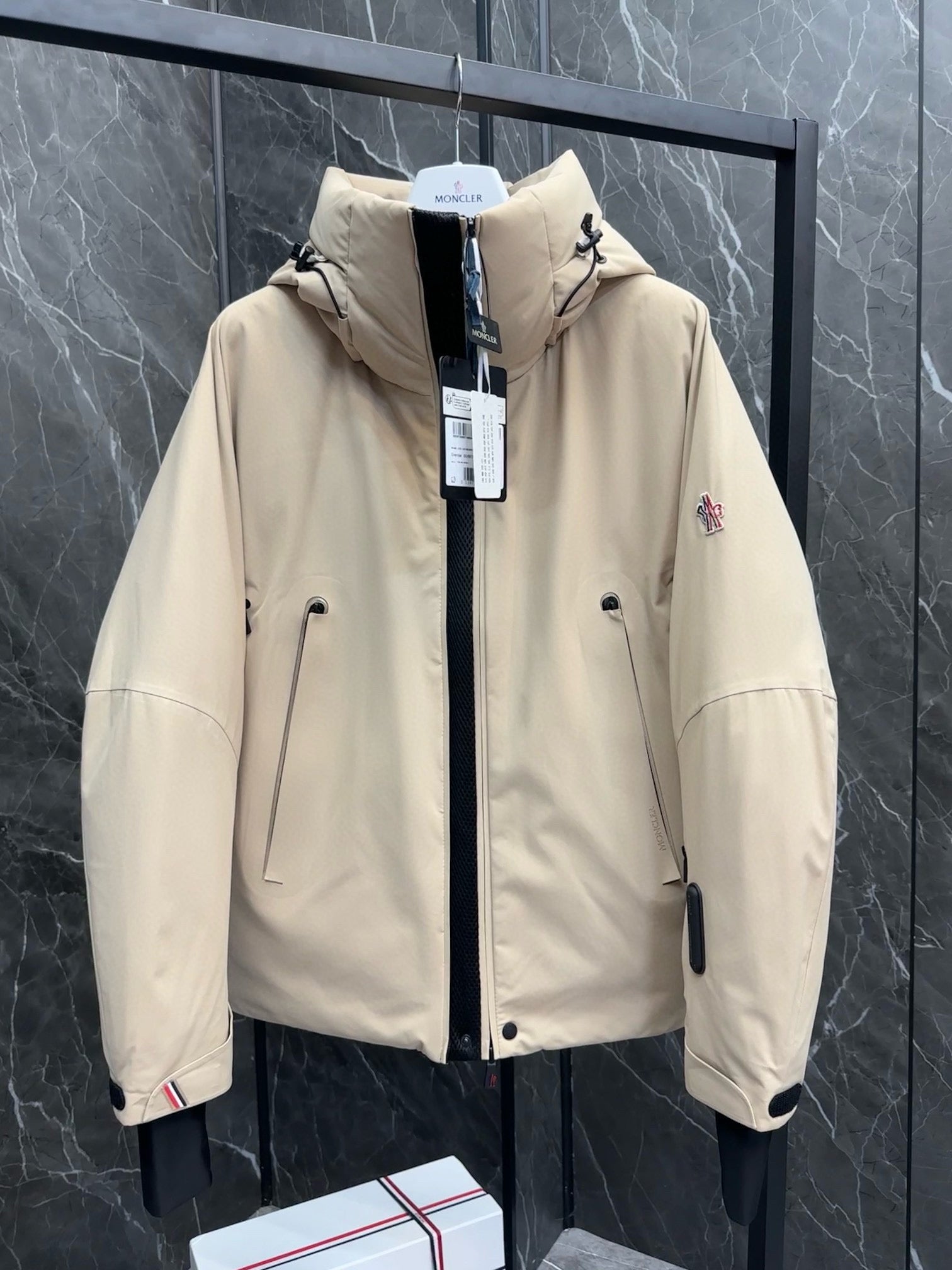 MNC Windbreaker