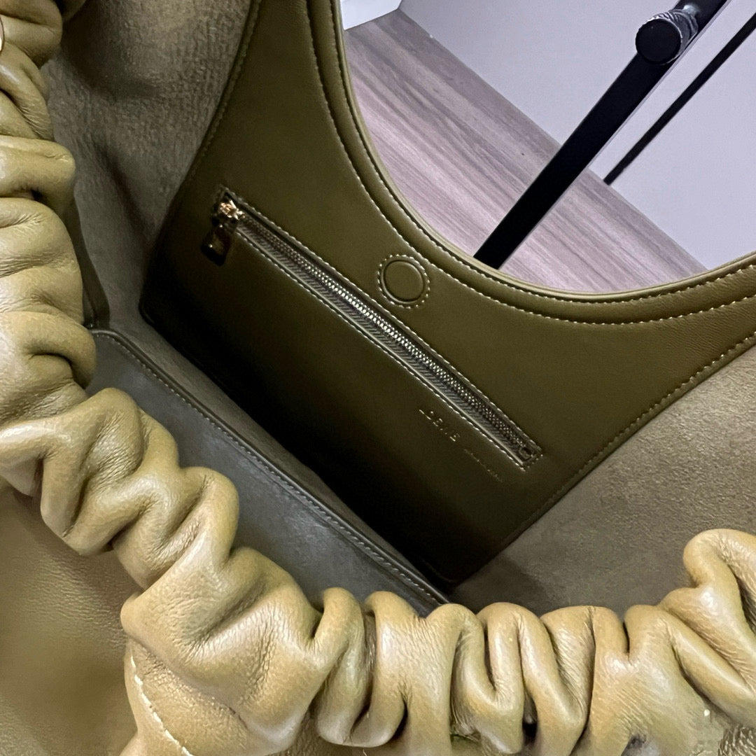 LW Squeeze Purse
