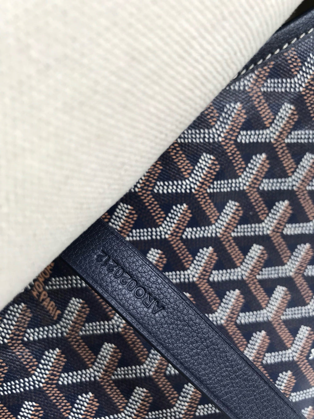 GYD Messenger Bag
